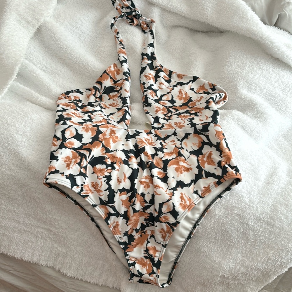 NWT Abercrombie tie halter bathing suit Large